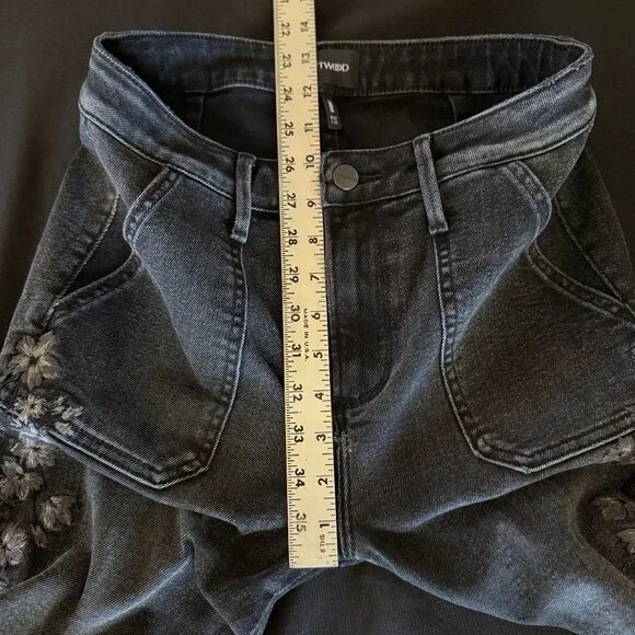 Driftwood Farrah Embroidered Flare Jeans Sz 27